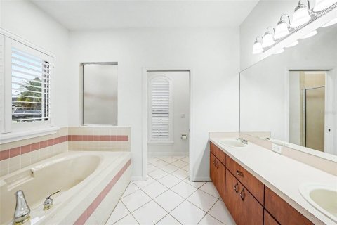 House in Lutz, Florida 4 bedrooms, 236.34 sq.m. № 2098481 - photo 11