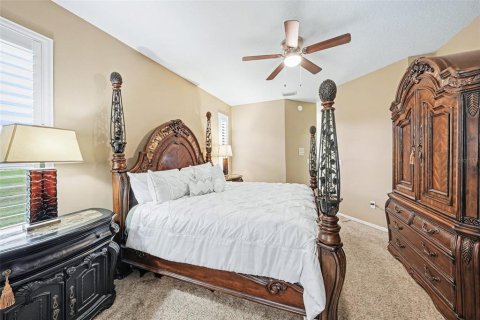 House in Lutz, Florida 4 bedrooms, 236.34 sq.m. № 2098481 - photo 9