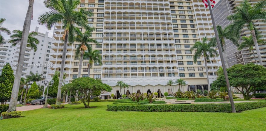 Condo in Bal Harbour, Florida, 2 bedrooms  № 1727164