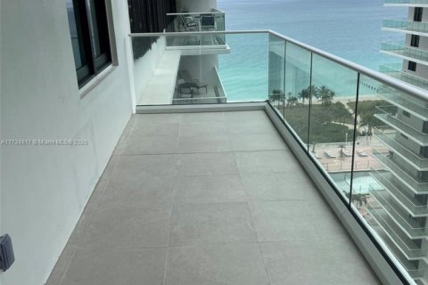 Condo in Bal Harbour, Florida, 2 bedrooms  № 1727164 - photo 29