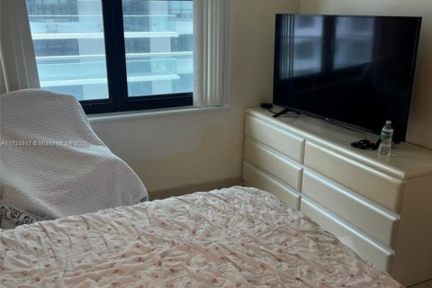 Condo in Bal Harbour, Florida, 2 bedrooms  № 1727164 - photo 9