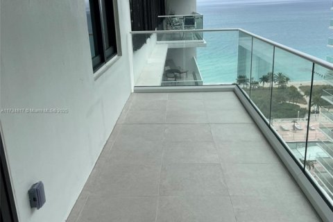 Condo in Bal Harbour, Florida, 2 bedrooms  № 1727164 - photo 30