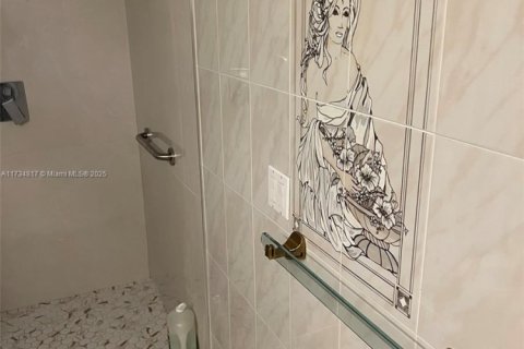 Condo in Bal Harbour, Florida, 2 bedrooms  № 1727164 - photo 19
