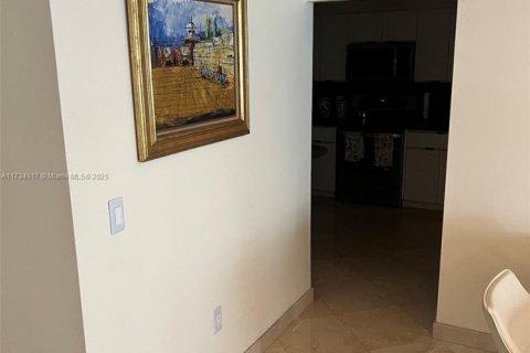 Condo in Bal Harbour, Florida, 2 bedrooms  № 1727164 - photo 13