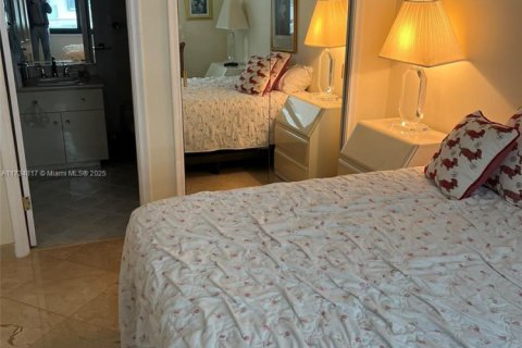 Condo in Bal Harbour, Florida, 2 bedrooms  № 1727164 - photo 11