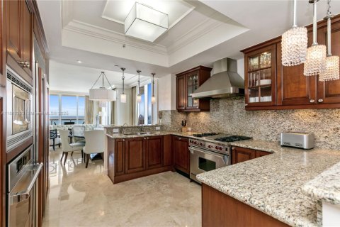 Copropriété à louer à Sunny Isles Beach, Floride: 4 chambres, 254.18 m2 № 1775776 - photo 10