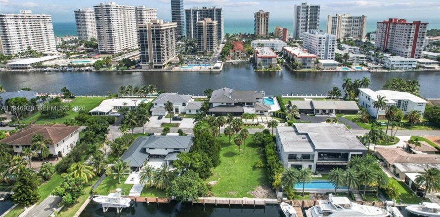 Terrain à Hallandale Beach, Floride № 2052782