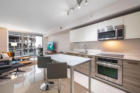Condominio en alquiler en Miami, Florida, 1 dormitorio, 59.83 m2 № 1689431 - foto 2