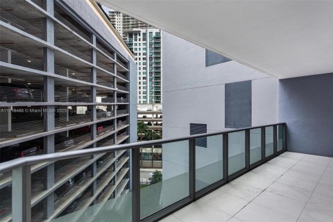 Condominio en alquiler en Miami, Florida, 1 dormitorio, 59.83 m2 № 1689431 - foto 17