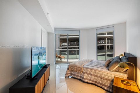 Condominio en alquiler en Miami, Florida, 1 dormitorio, 59.83 m2 № 1689431 - foto 12