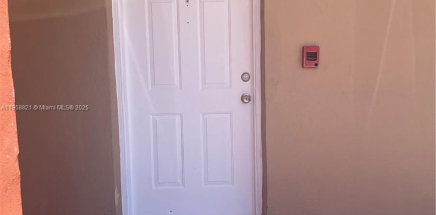 Appartement à Hialeah, Floride 2 chambres, 84.91 m2 № 1887564
