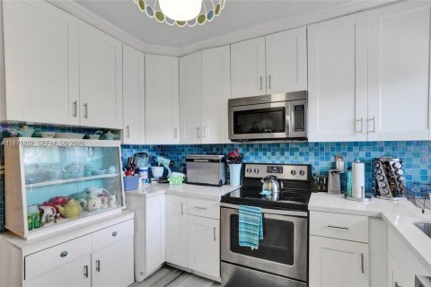 Casa en venta en Miami Shores, Florida, 3 dormitorios, 127.83 m2 № 1980205 - foto 10