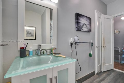Casa en venta en Miami Shores, Florida, 3 dormitorios, 127.83 m2 № 1980205 - foto 13