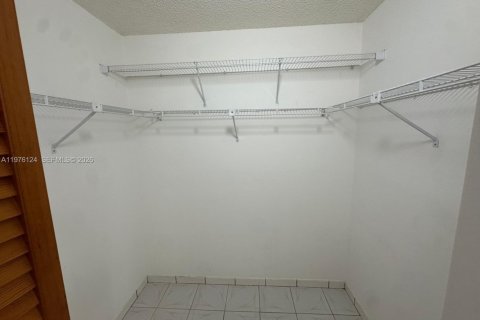 Immobilier commercial à louer à Hialeah, Floride: 1 chambre, 37.16 m2 № 2042629 - photo 7