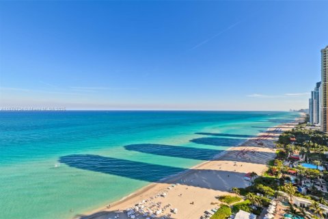 Купить кондоминиум в Санни-Айлс-Бич, Флорида 3 спальни, 207.73м2, № 1896165 - фото 2