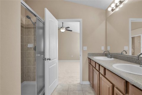 Touwnhouse à vendre à Tampa, Floride: 3 chambres, 137.5 m2 № 2150699 - photo 11