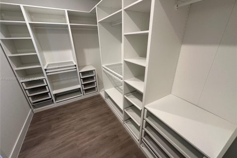 Casa en alquiler en Miramar, Florida, 5 dormitorios, 314.1 m2 № 1947109 - foto 19