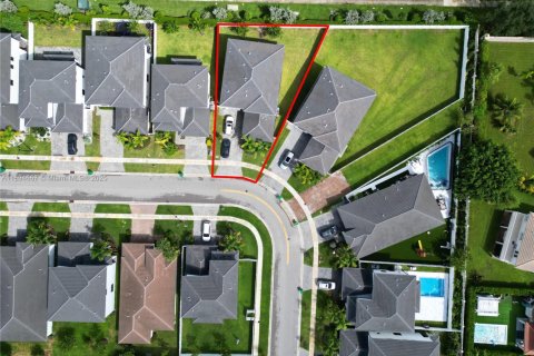 Casa en alquiler en Miramar, Florida, 5 dormitorios, 314.1 m2 № 1947109 - foto 25