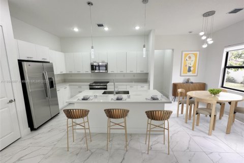 Casa en alquiler en Miramar, Florida, 5 dormitorios, 314.1 m2 № 1947109 - foto 6