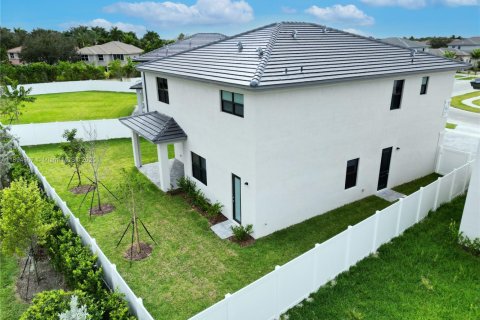 Casa en alquiler en Miramar, Florida, 5 dormitorios, 314.1 m2 № 1947109 - foto 23