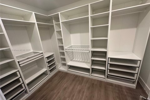 Casa en alquiler en Miramar, Florida, 5 dormitorios, 314.1 m2 № 1947109 - foto 18