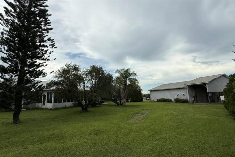 Casa en venta en Zephyrhills, Florida, 3 dormitorios, 190.64 m2 № 1906240 - foto 26