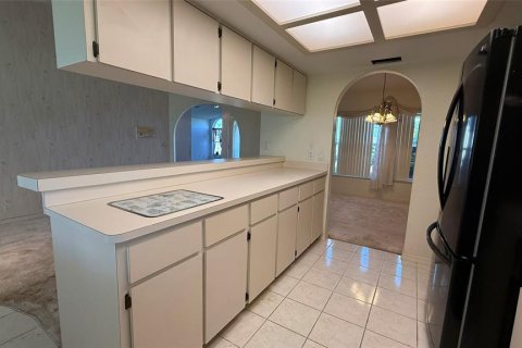 Casa en venta en Zephyrhills, Florida, 3 dormitorios, 190.64 m2 № 1906240 - foto 9