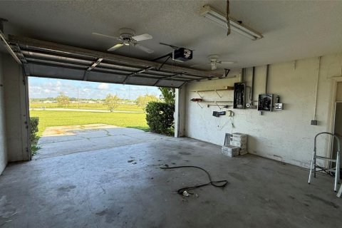 Casa en venta en Zephyrhills, Florida, 3 dormitorios, 190.64 m2 № 1906240 - foto 19