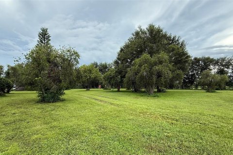 Casa en venta en Zephyrhills, Florida, 3 dormitorios, 190.64 m2 № 1906240 - foto 24