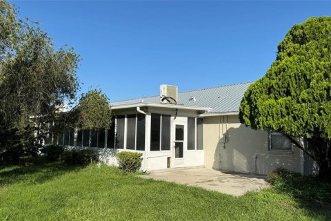 Casa en venta en Zephyrhills, Florida, 3 dormitorios, 190.64 m2 № 1906240 - foto 18