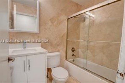 Casa en venta en Boca Raton, Florida, 3 dormitorios, 105.17 m2 № 1946046 - foto 18