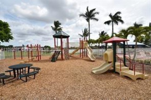 Casa en venta en Boca Raton, Florida, 3 dormitorios, 105.17 m2 № 1946046 - foto 24