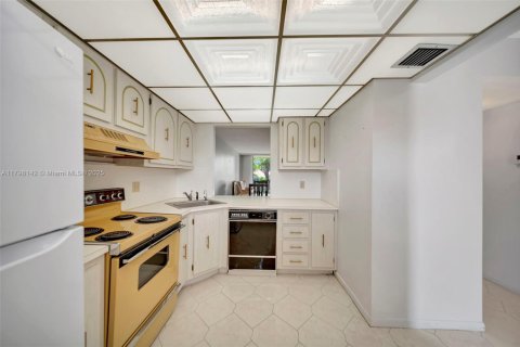 Купить кондоминиум в Санрайз, Флорида 2 спальни, 107.95м2, № 1861310 - фото 16
