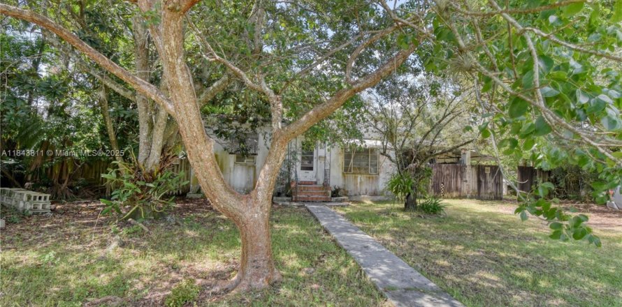 House in Homestead, Florida 2 bedrooms, 76.64 sq.m. № 1838669