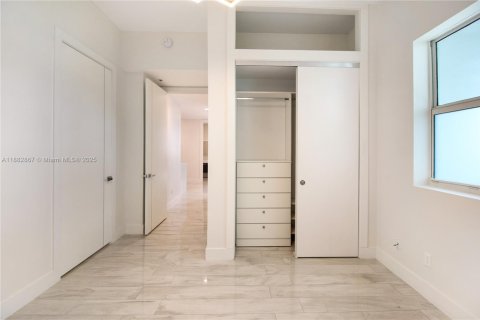 Купить кондоминиум в Норт-Майами, Флорида 3 спальни, 182.74м2, № 1978754 - фото 20