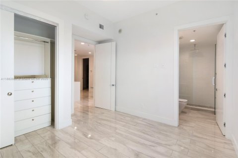 Купить кондоминиум в Норт-Майами, Флорида 3 спальни, 182.74м2, № 1978754 - фото 16