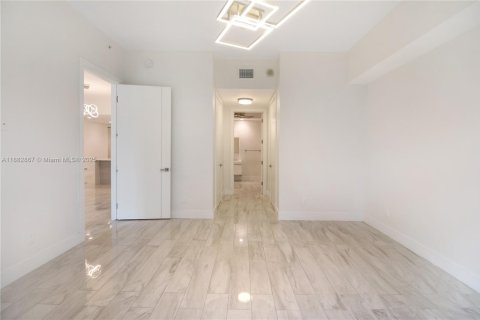 Купить кондоминиум в Норт-Майами, Флорида 3 спальни, 182.74м2, № 1978754 - фото 11