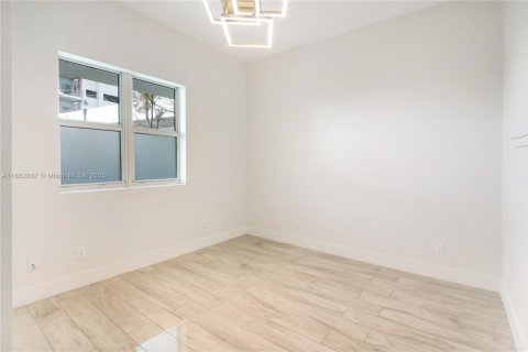 Купить кондоминиум в Норт-Майами, Флорида 3 спальни, 182.74м2, № 1978754 - фото 19