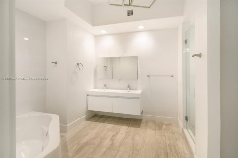 Купить кондоминиум в Норт-Майами, Флорида 3 спальни, 182.74м2, № 1978754 - фото 12