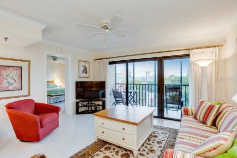 Condo in Sarasota, Florida, 1 bedroom  № 214575 - photo 3