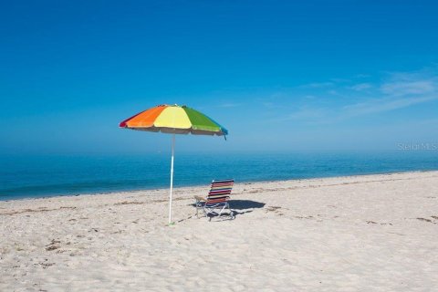 Condo in Sarasota, Florida, 1 bedroom  № 214575 - photo 16
