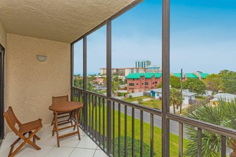 Condo in Sarasota, Florida, 1 bedroom  № 214575 - photo 12