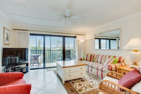 Condo in Sarasota, Florida, 1 bedroom  № 214575 - photo 5