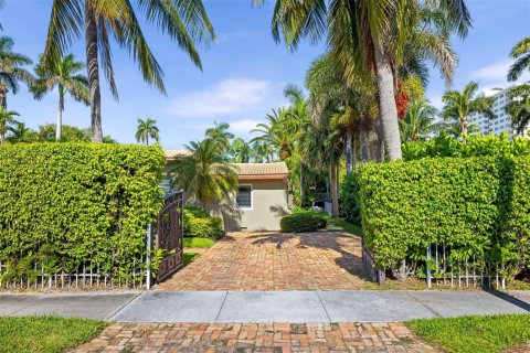 Villa ou maison à vendre à Fort Lauderdale, Floride: 3 chambres, 217.76 m2 № 2083632 - photo 3