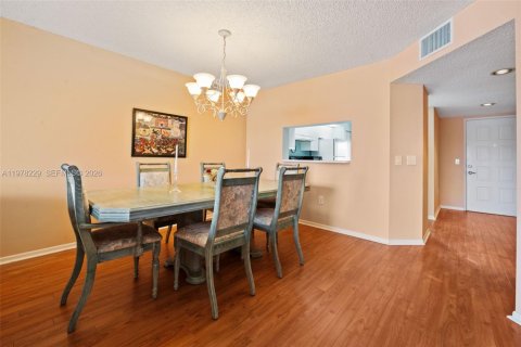 Купить кондоминиум в Пемброк-Пайнс, Флорида 2 спальни, 112.13м2, № 2047946 - фото 10