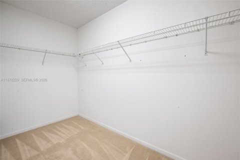 Купить кондоминиум в Пемброк-Пайнс, Флорида 2 спальни, 112.13м2, № 2047946 - фото 19