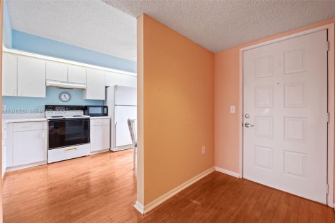 Купить кондоминиум в Пемброк-Пайнс, Флорида 2 спальни, 112.13м2, № 2047946 - фото 4