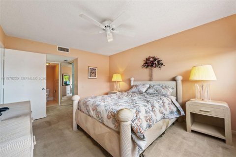 Купить кондоминиум в Пемброк-Пайнс, Флорида 2 спальни, 112.13м2, № 2047946 - фото 16