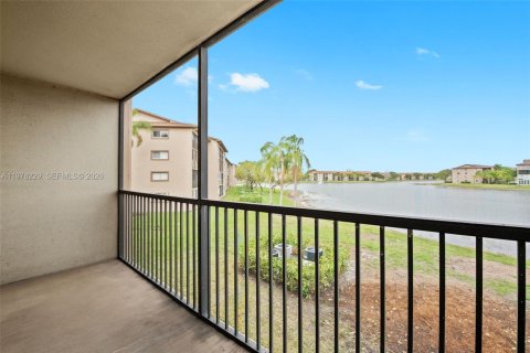 Купить кондоминиум в Пемброк-Пайнс, Флорида 2 спальни, 112.13м2, № 2047946 - фото 25