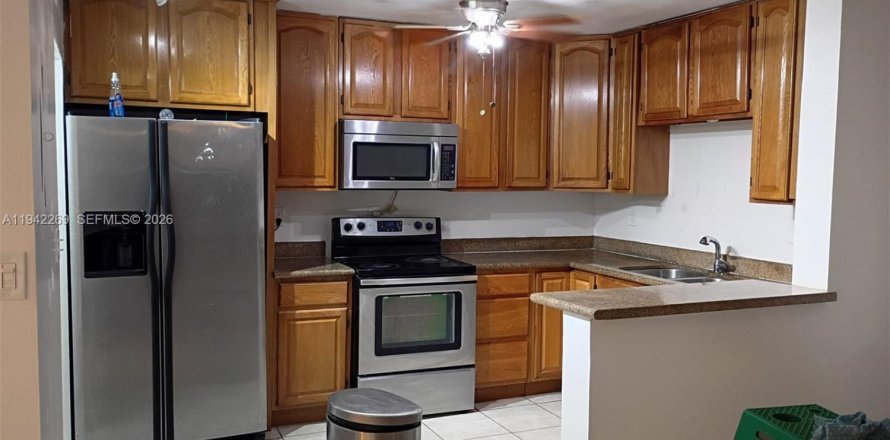 Apartment in Coral Springs, Florida 2 bedrooms, 99.41 sq.m. № 1999805